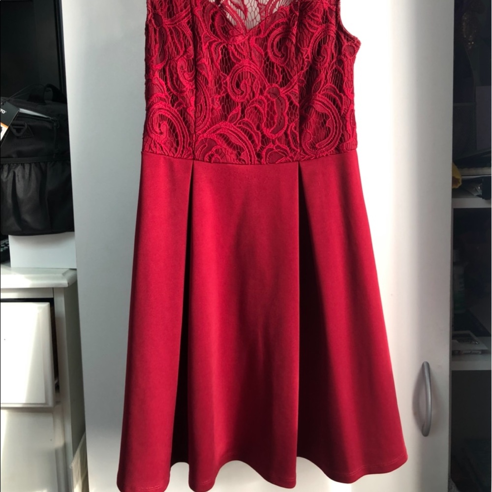 RED DRESS - Picture 3 of 4